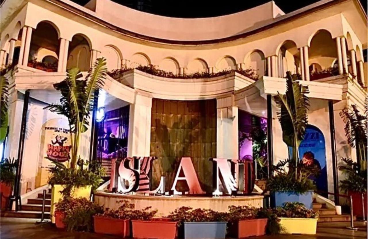 La Palazzo - Across Uptown Mall & Grand Hyatt Bgc Taguig Exterior foto